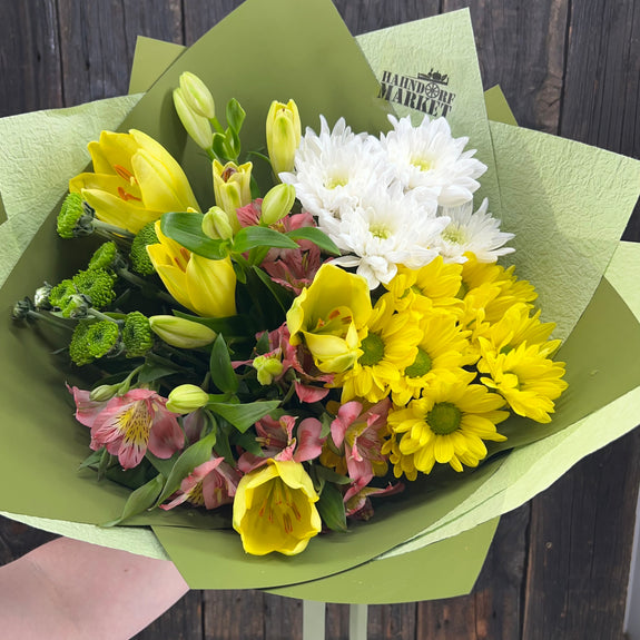 Mixed Daisy Bouquet