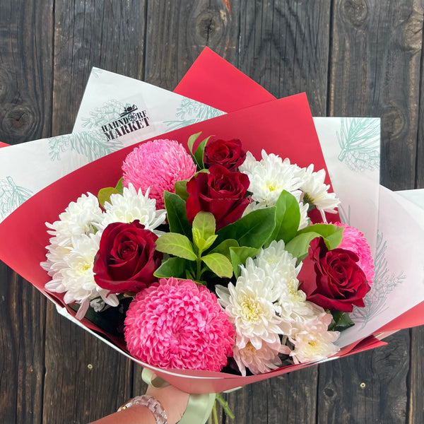 .Dasher Christmas Bouquet